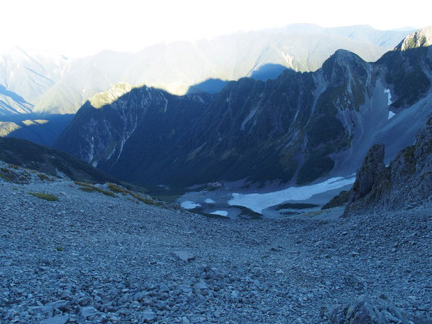 穂高山荘の前から涸沢を上から眺めました。