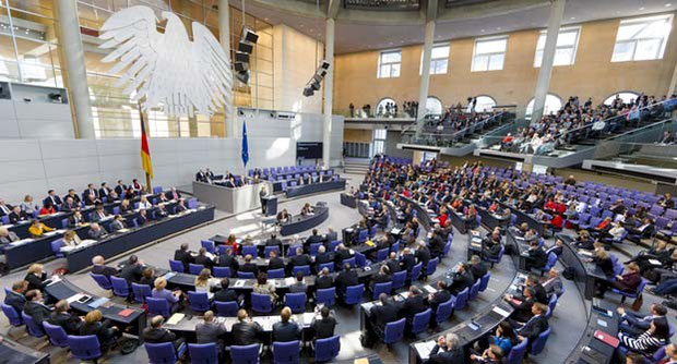 Einstimmig beschloß der Bundestag die Ghettorente.                                                                Foto: Deutscher Bundestag/Thomas Trutschel/photothek.net