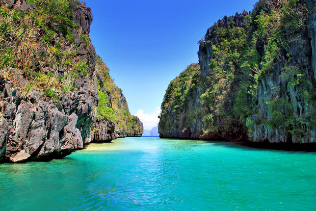 The  Big Lagoon, REALLY STUNNING!!! El Nido, Palawan, Philippines 2013 © Sabrina Iovino | JustOneWayTicket.com