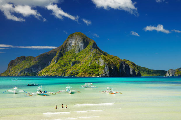 Travel Philippines | Entalula Island near El Nido, Palawan, Philippines © Sabrina Iovino | via @Just1WayTicket
