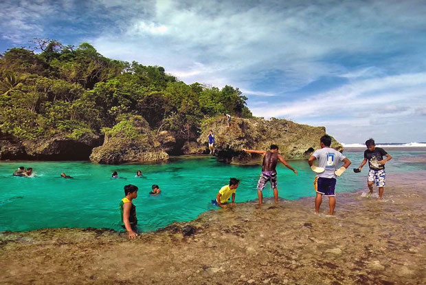 Magpupungko Pool in Pilar, Siargao, Philippines © Sabrina Iovino | via @Just1WayTicket