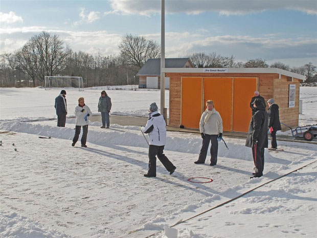 1.2.2012 Auch im Winter macht es Spaß, Boule zu spielen!