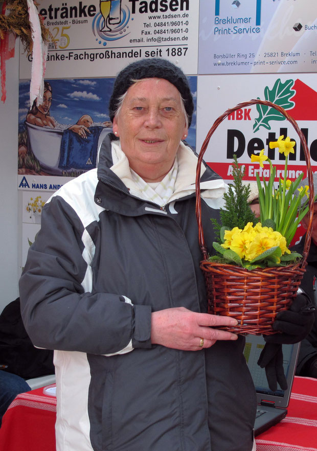 10.3.2012 - Die Siegerin des 4. Chapeau-Turniers der Geest-Bouler: Edith Sönksen.