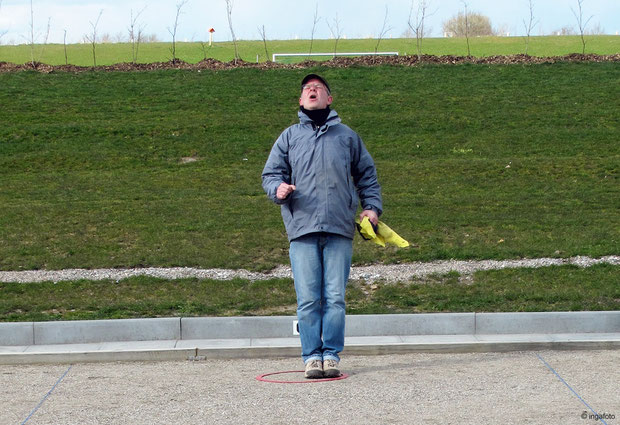 7.4.2012 - Sieg und Enttäuschung liegen beim Boule dicht nebeneinander.