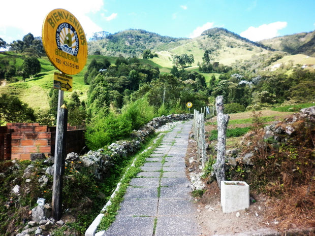 Entrada al sendero ecológico de la truchera