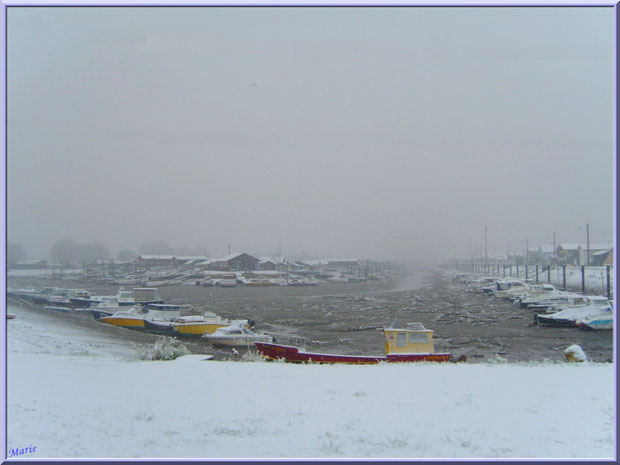 Le port ostréicole de La Teste de Buch sous la neige en décembre 2010, Bassin d'Arcachon