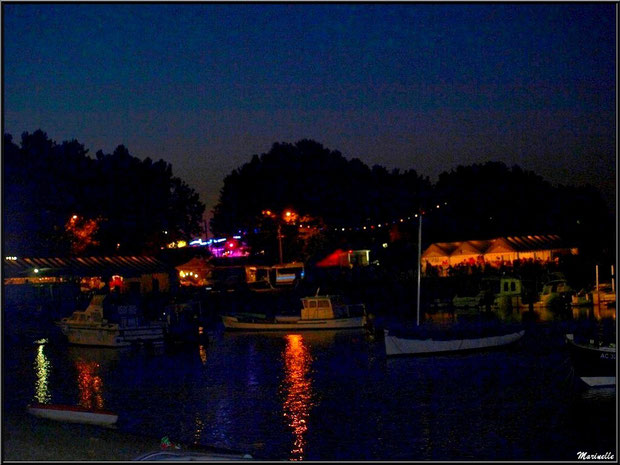 Le port ostréicole de La Teste de Buch de nuit à l'occasion d'une des "Fêtes du Port", Bassin d'Arcachon