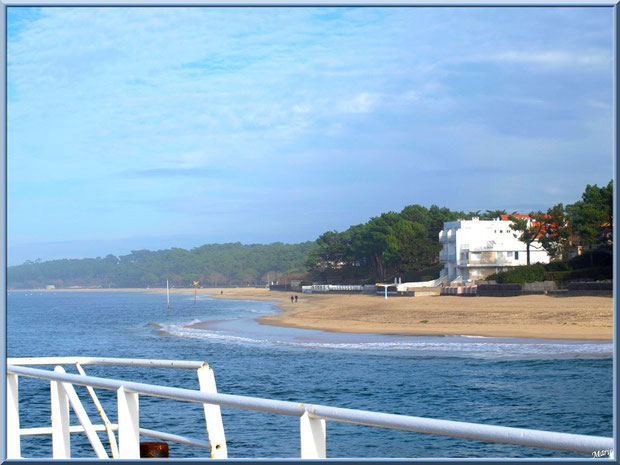 Plage du Moulleau à Arcachon depuis la jetée, Bassin d'Arcachon