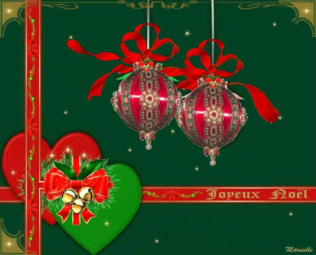 Joyeux Noël : coeurs et boules en décor vert et rouge