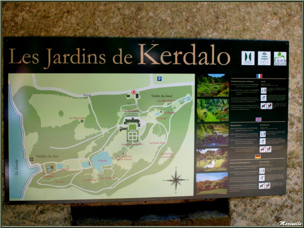 Panneau au portail d'entrée des Jardins du Kerdalo à Trédarzec, Côtes d'Armor  (22)