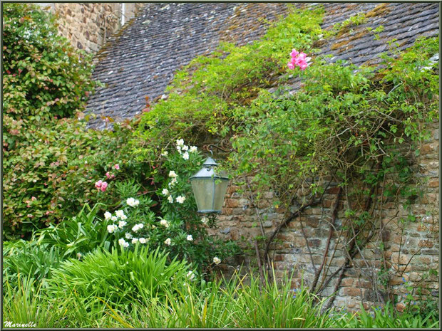 Le Manoir (un bâtiment annexe) - Les Jardins du Kerdalo à Trédarzec, Côtes d'Armor (22) 