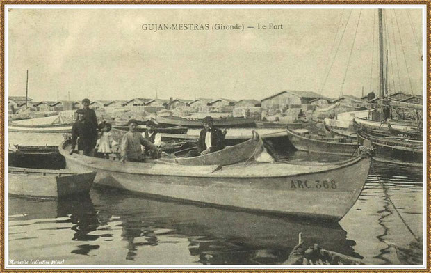 Gujan-Mestras autrefois : vers 1915, arrivée d'une pinasse dans la darse principale du Port de Larros, Bassin d'Arcachon (carte postale, collection privée)