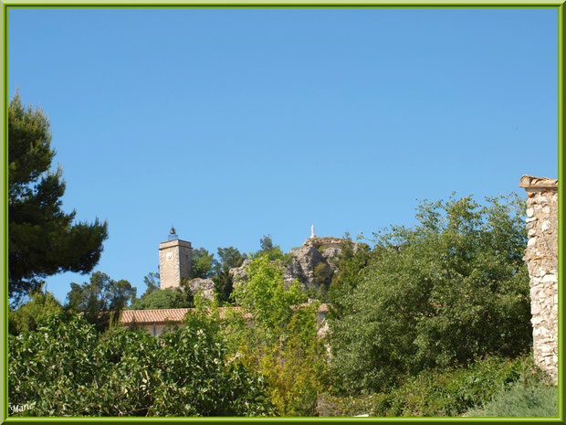 Les hauteurs du petit village perché d'Eygalières dans les Alpilles, Bouches du Rhône