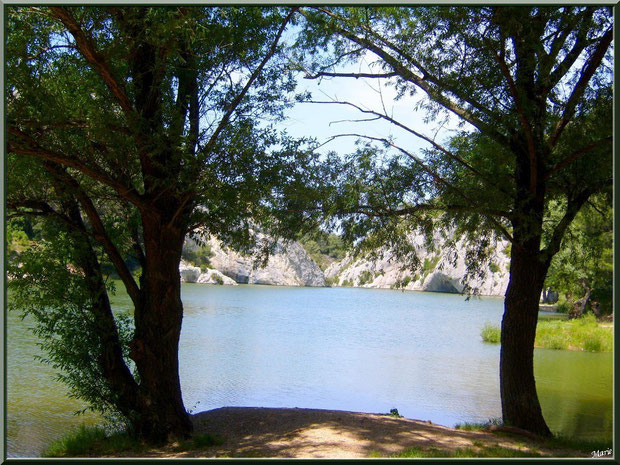 Le lac de Peiroou et ses reflets à Saint Rémy de Provence, Alpilles (13)