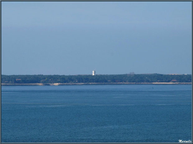 Le sémaphore du Cap Ferret vue depuis le lieu-dit "La Corniche" à Pyla-sur-Mer, Bassin d'Arcachon