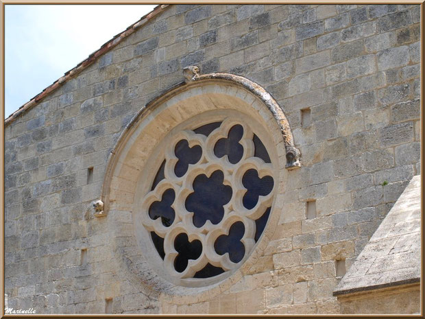 Une rosace de l'abbaye de Silvacane (vue de l'extérieur), Vallée de la Basse Durance (13) 