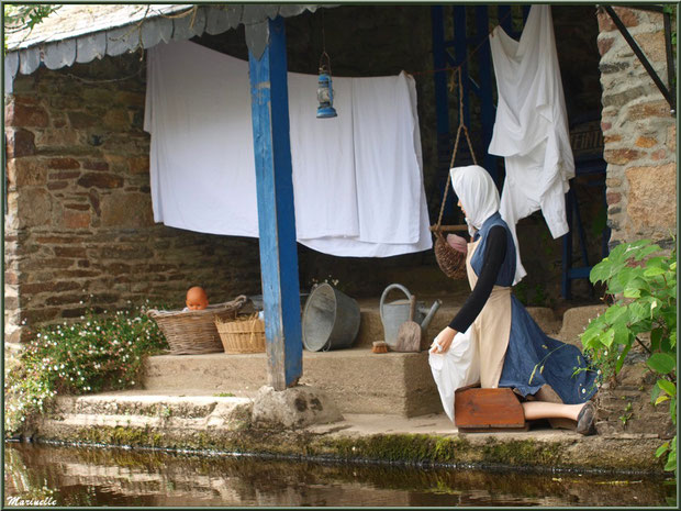 Lavoir et scène lavandière reconstituée sur Le Trieux, Pontrieux, Côte d'Armor (22) 