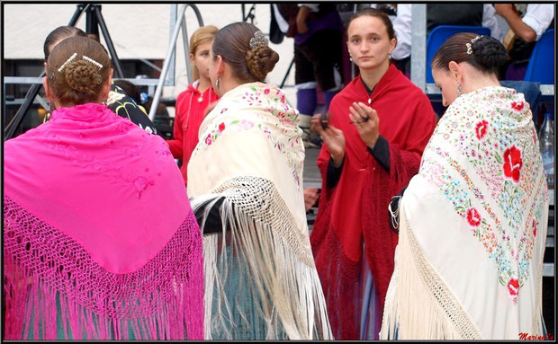 Danseuses Aragonaises en groupe, Fête au Fromage, Hera deu Hromatge, à Laruns en Vallée d'Ossau (64)