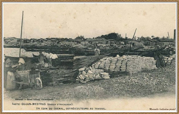 Gujan-Mestras autrefois : en 1907, ostréiculteurs au travail dans la darse principale du Port de Larros, Bassin d'Arcachon (carte postale - version NB, collection privée)