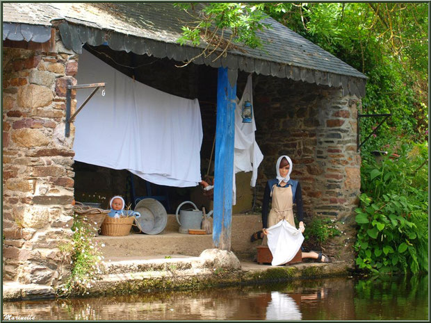 Lavoir et scène lavandière reconstituée sur Le Trieux, Pontrieux, Côte d'Armor (22) 