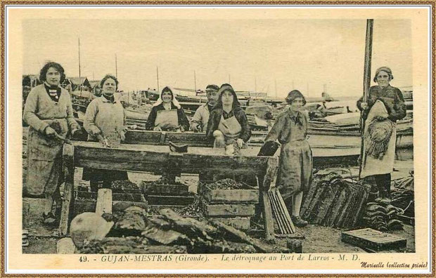 Gujan-Mestras autrefois : Ostréicultrices au détrocage des tuiles, Jetée du Christ à l'horizon, Port de Larros, Bassin d'Arcachon (carte postale, collection privée)