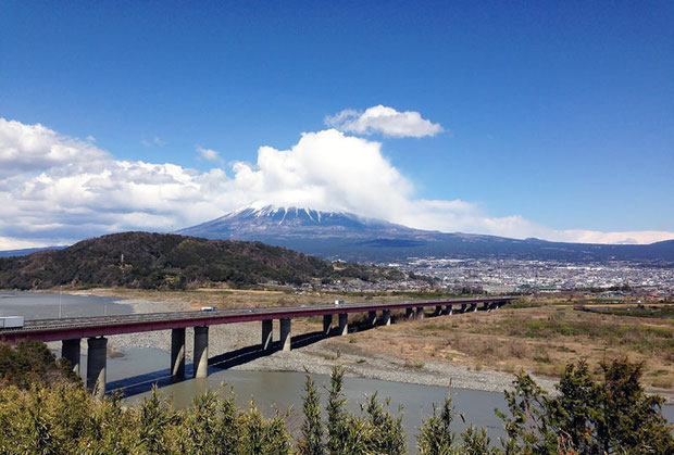 富士川SAから望む富士山