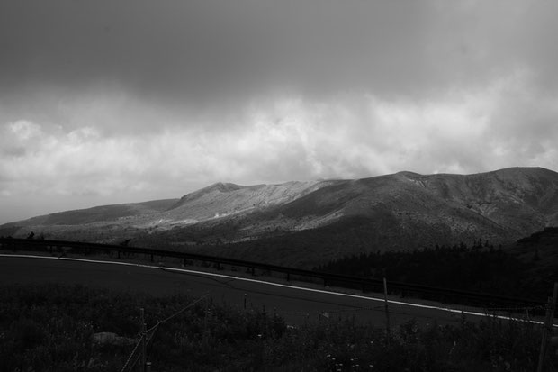 草津白根山を北方より望む