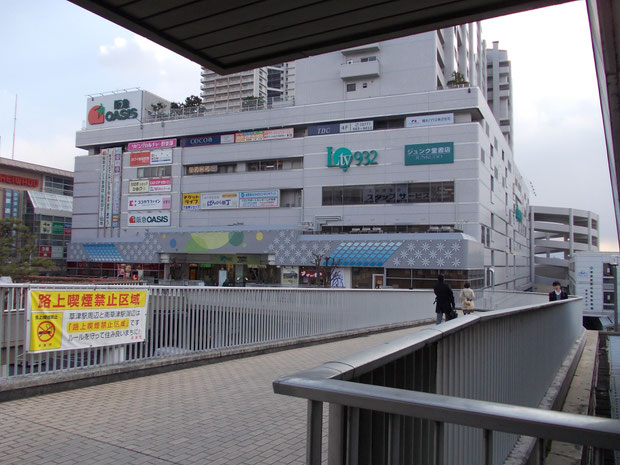 草津駅東口を出て右手に見えるのが、エルティ932(くさつ)です。