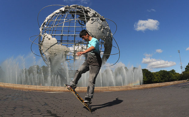 No-Hand 50/50, Rene Shigueto. www.skateboardbusiness.de