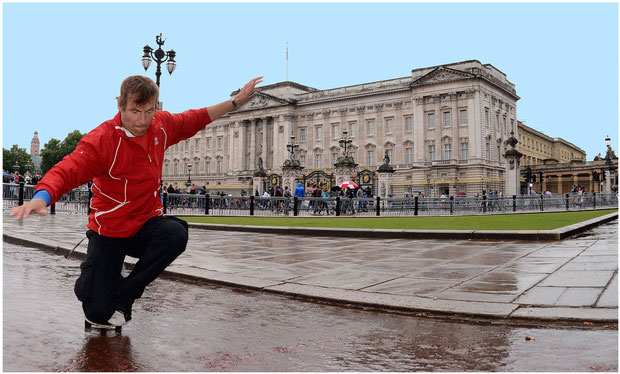 Guenter Mokulys am Buckingham Palace/London