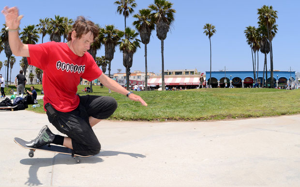 Guenter Mokulys, Tucknee-Spacewalk. Skateboardbusiness.de