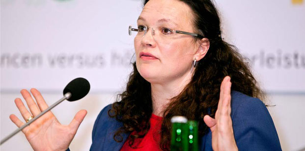 Gesetzesinitiative: Bundesarbeitsministerin Andrea Nahles (SPD) will die Ghettorente bald möglichst auszahlen lassen. Foto: Heinrich-Böll-Stiftung