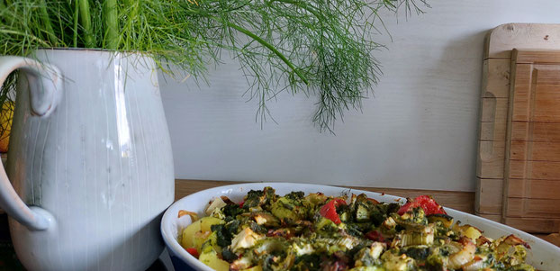 Auflauf mit Fenchel, Kartoffel, Paprika, Zucchini und Feta