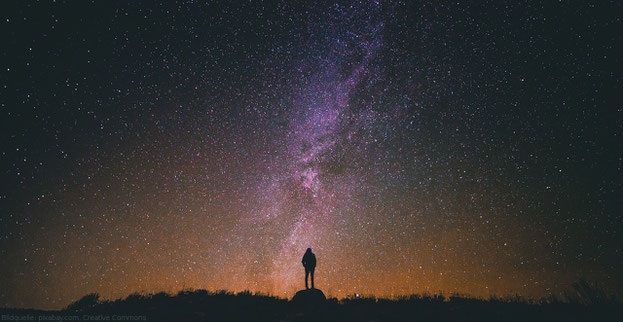 Der Blick in den Sternenhimmel ist ein Blick in die Vergangenheit. Zeit ist relativ.