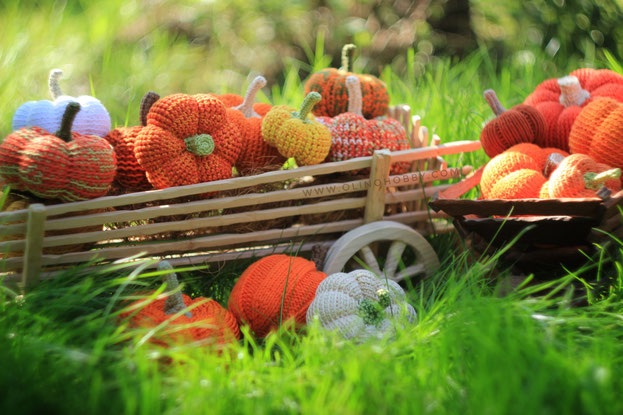 crochet pumpkins, knitted pumpkin