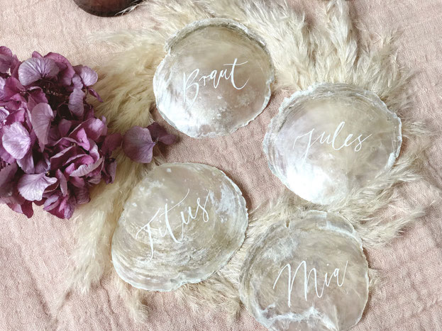 Tischkärtchen von studio vanhart – Perlmuttscheiben – www.studiovanhart.de