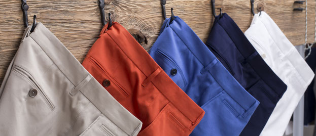 Herrn-Chinos von BrisbaneMoss in beige, rot, royalblau , marineblau und weiß