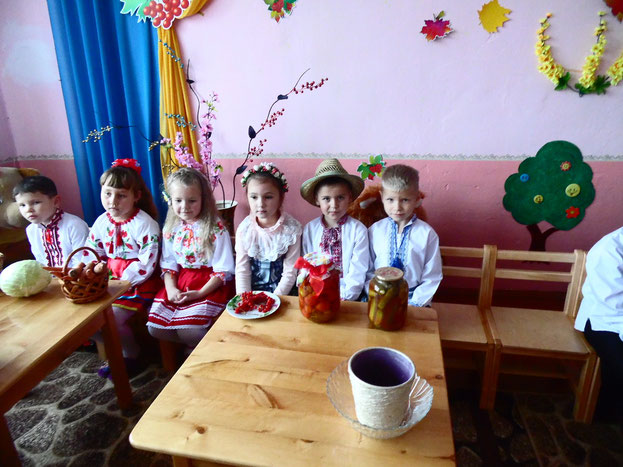 Вихованці Тараканівського ДНЗ охоче та невимушено доторкнулися до звичаїв та традицій рідного  українського народу.