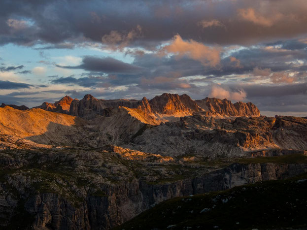 Impressionen der Dolomiten auf unserer Mehrtageswanderung Etappe 1 von Wolkenstein zur Puez Hütte, im Naturpark Puez-Geisler.