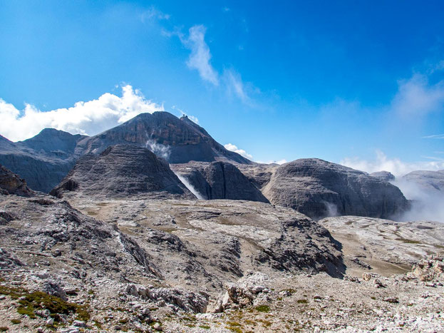 Steinwüste rund um den Piz Boè in der Sella-Gruppe