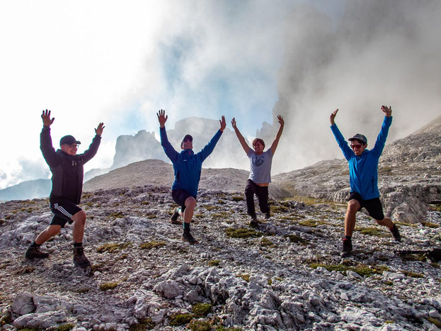 Es tut richtig gut, die Gelenke und den Körper mit Gymnastik auf die kommende Bergtour vorzubereiten.