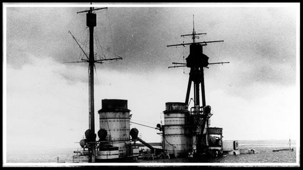Aufbau der SMS Hindenburg kurz vor dem vollständigen Versinken im Jahr 1919. (Foto: Wikimedia, Public Domain)