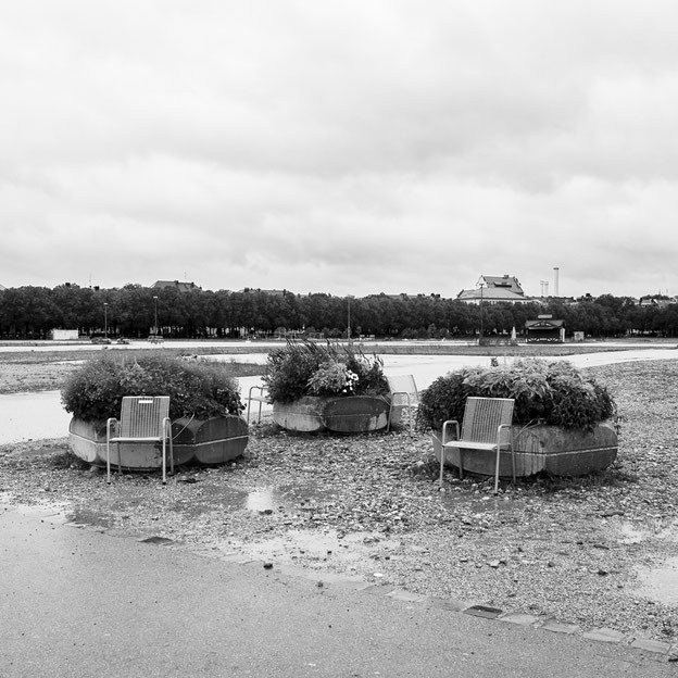 VII, Abstand