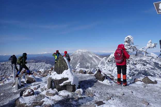 八ヶ岳　雪山　入門　軽アイゼン　登山　ツアー