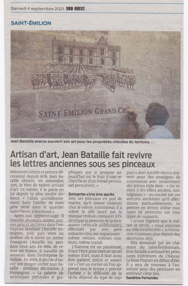 artisan d'art Jean Bataille fait revivre les lettres anciennes sous ses pinceaux