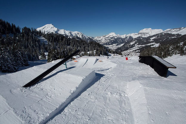 Chatel Smooth Park, rated in the top 10 snowboard parks in France