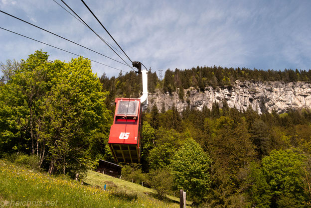 Mit der "Luftseilbahn" geht's hinauf