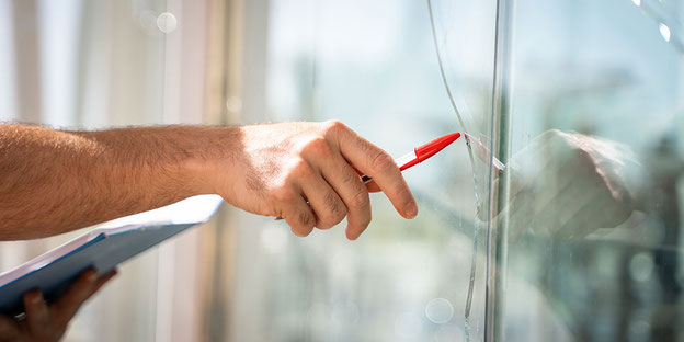 Regelmäßige Sichtkontrollen und Begutachtungen sind in der Objektsicherheitsprüfung notwendig. Wir als Ihr Sachverständige können Ihnen hierbei österreichweit helfen. 