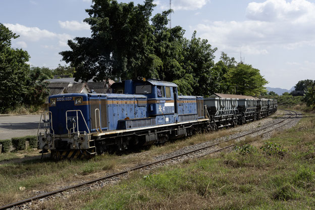DD51 1137+ホッパ車8両 NamTok