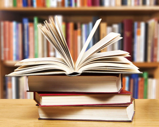 Stapel mit Büchern